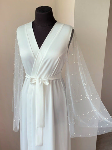 Long bridal robe with pearls sleeves