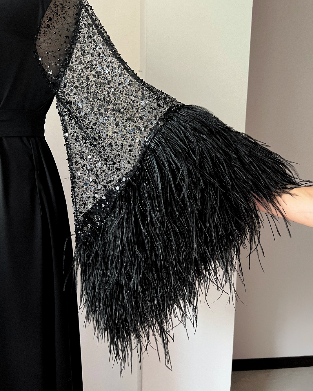 sleeves feathers black