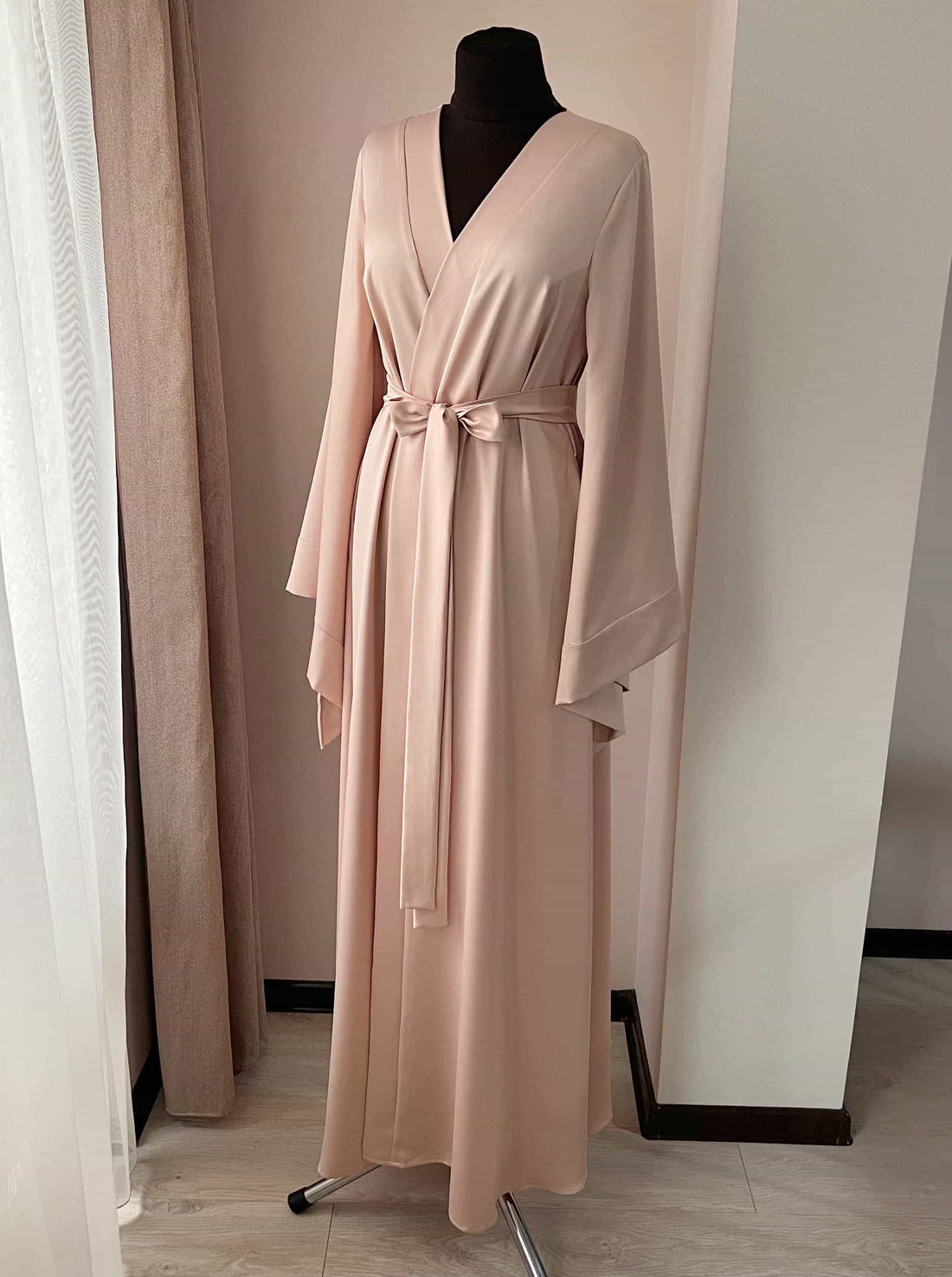 Bridal robe long with kimono sleeves