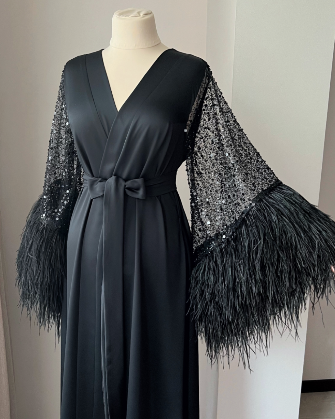 feather robe long Black