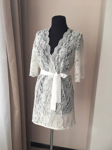 Ivory lace robe, lace bridal robe, lace wedding dress, ivory bridal robe, lace robe, bridal lingerie, bridal lace robe, chantilly lace