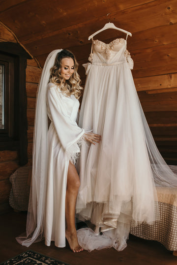 Robe feather sleeves, bridal robe long, wedding kimono robe, white feather robe, floor length robe, wedding lingerie