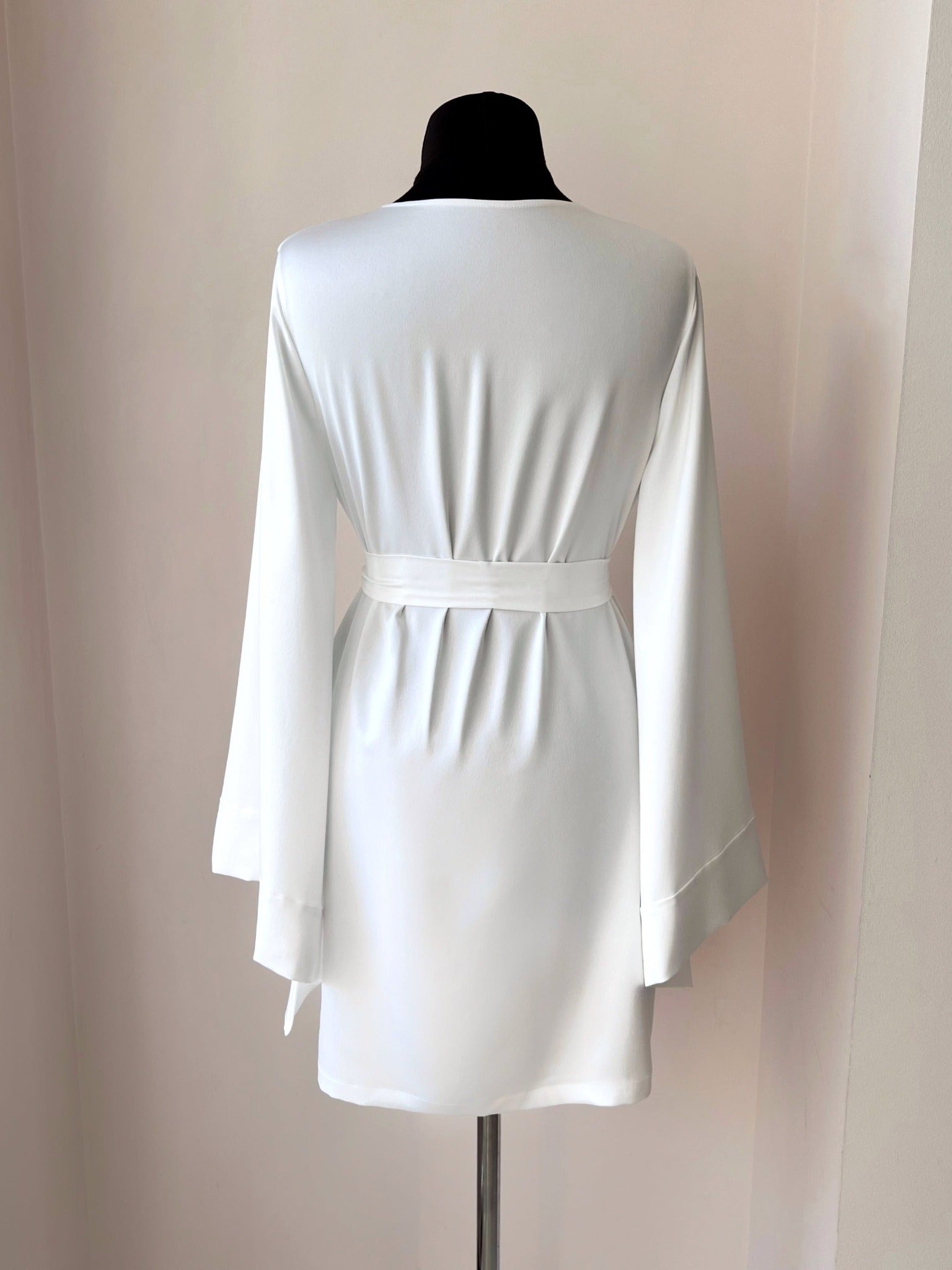 back Short satin robe