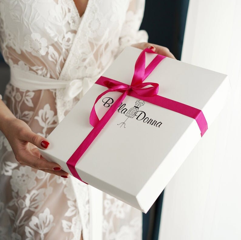 BellaDonnaUa gift box with pink ribbon – packaging for the green silk kimono robe