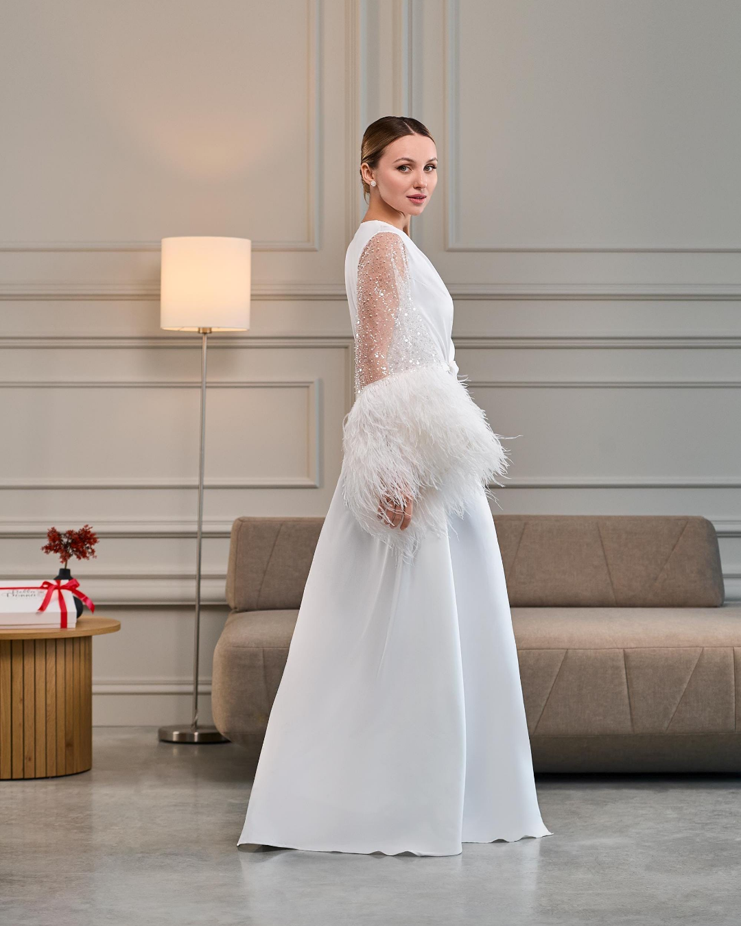 Ostrich feather bridal robe for glamorous brides Ivory, XL / 70