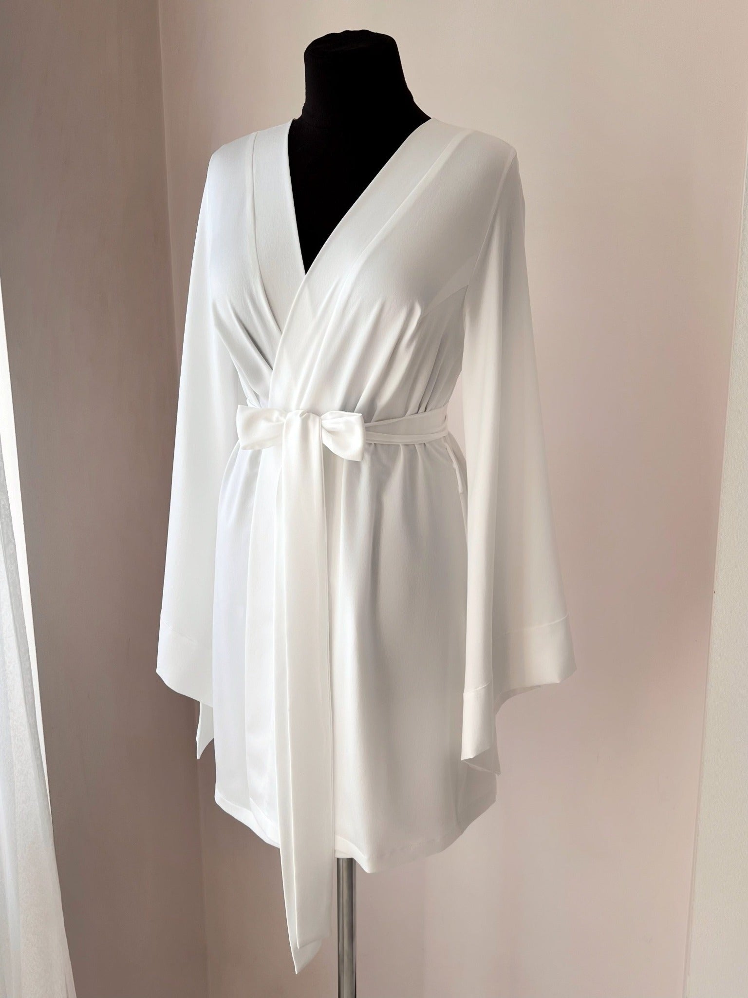 Short  kimono robe for bride