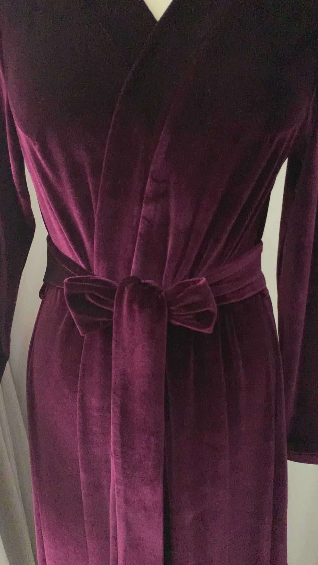 Video of burgundy long velvet kimono robe with waist tie