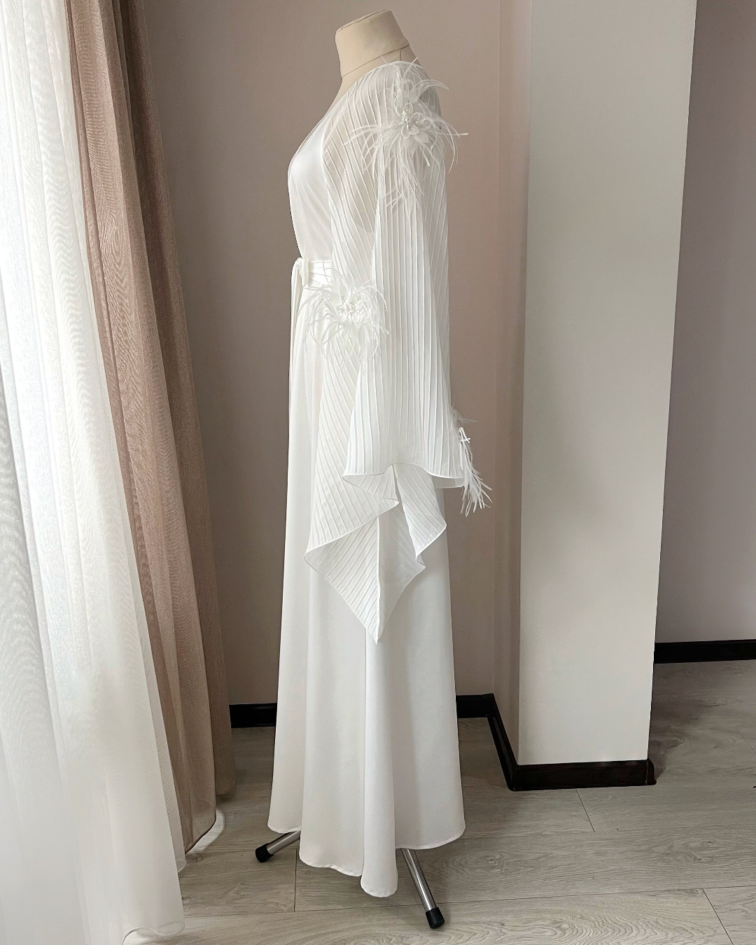 Long Chiffon robe with ostrich feathers