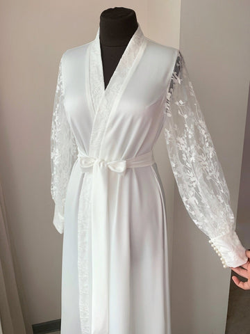 ivory bridal robe with lace sleeves