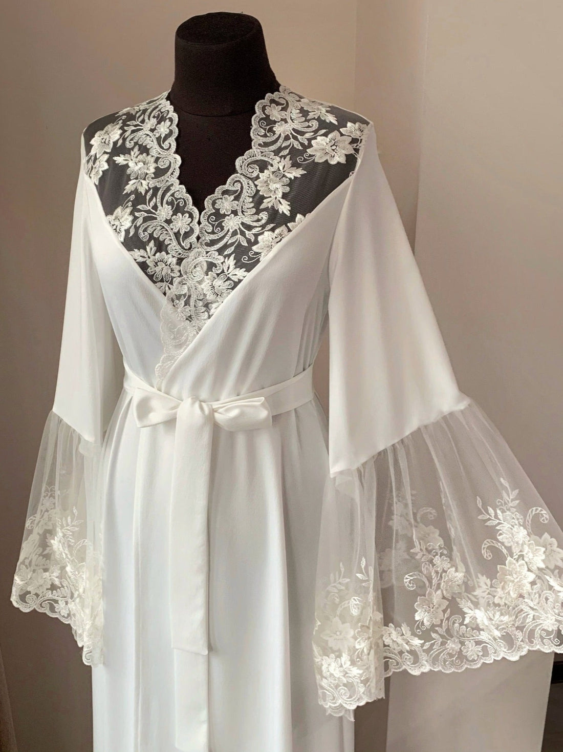 Maxi bridal robe lace with train Ivory | Bella Donna Handmade ️