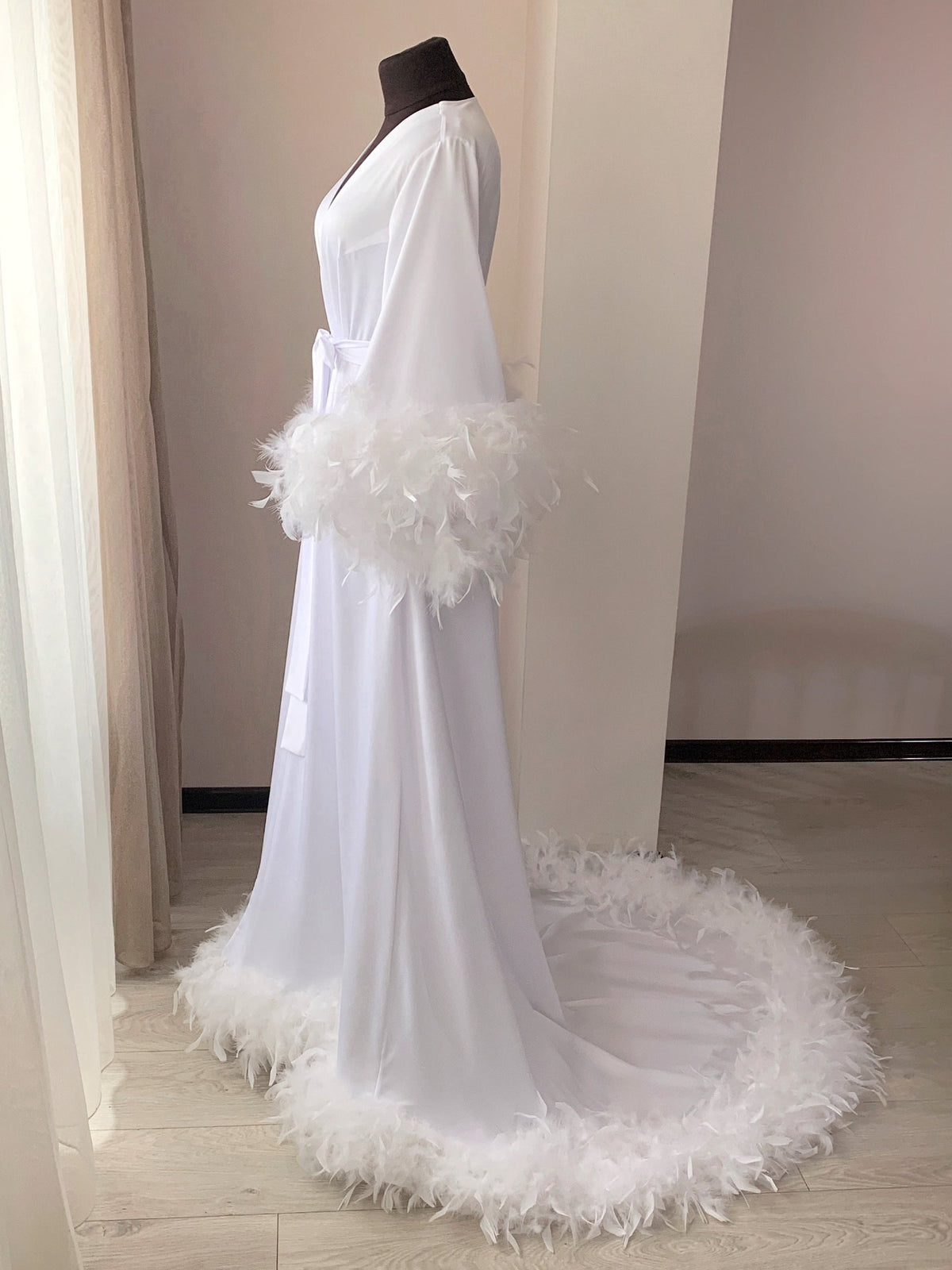 Dramatic Feather Robe Feather robe with train White | Bella Donna Handmade ️ – BellaDonnaUa