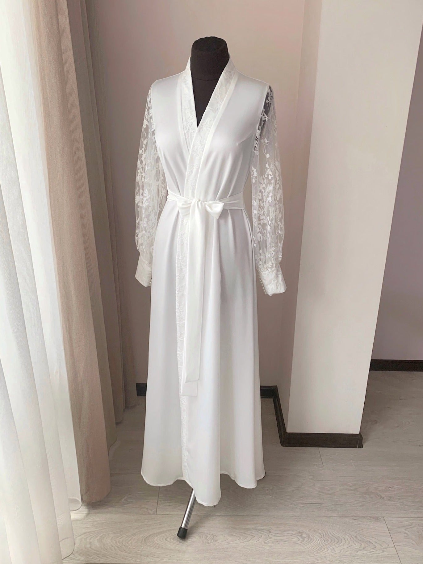 luxury wedding robe with lace