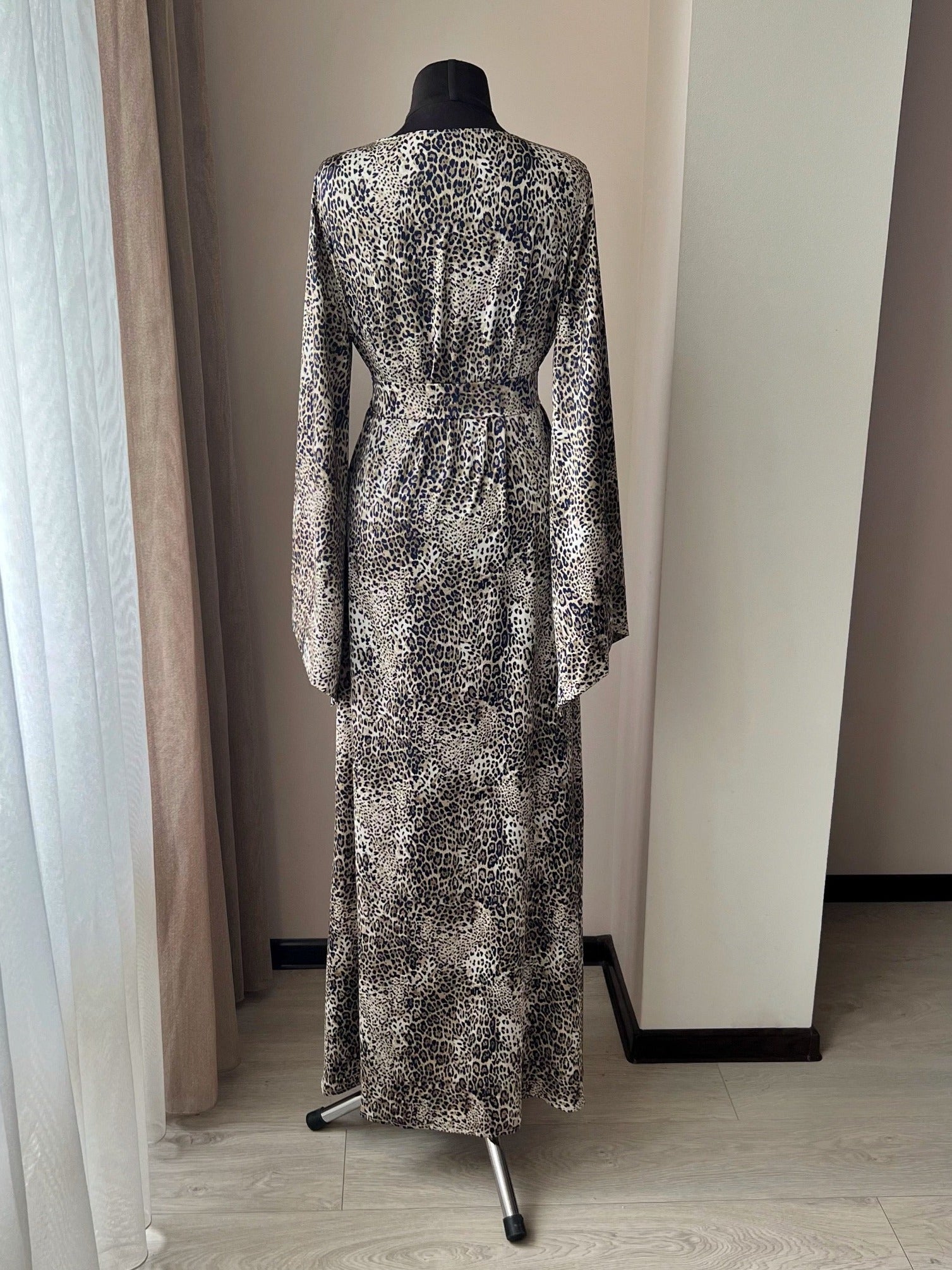 back leopard dressing gown