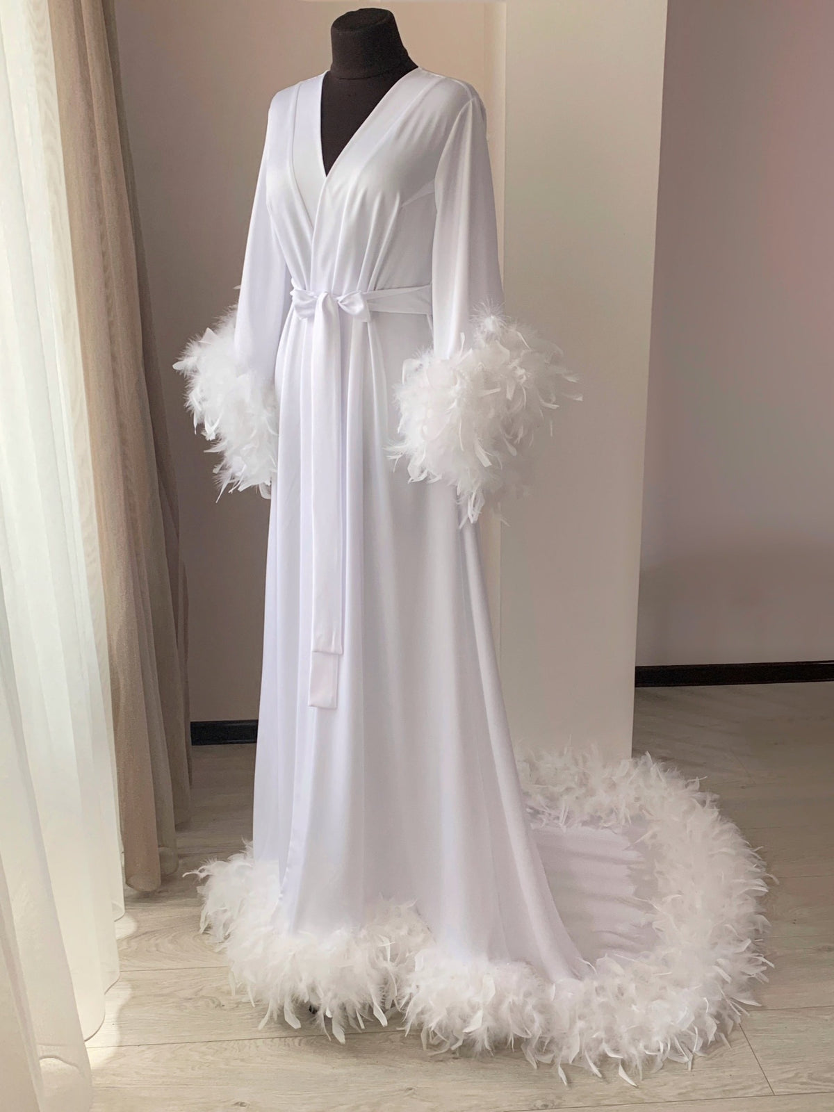 Feaather Robe Feather robe with train White | Bella Donna Handmade ️ – BellaDonnaUa