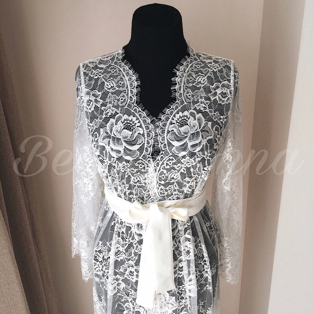 White long lace robe, Bridal robe, Lace robe, Wedding robe, Boudoir Robe, Maxi lace robe, Boudoir dress, Wedding day