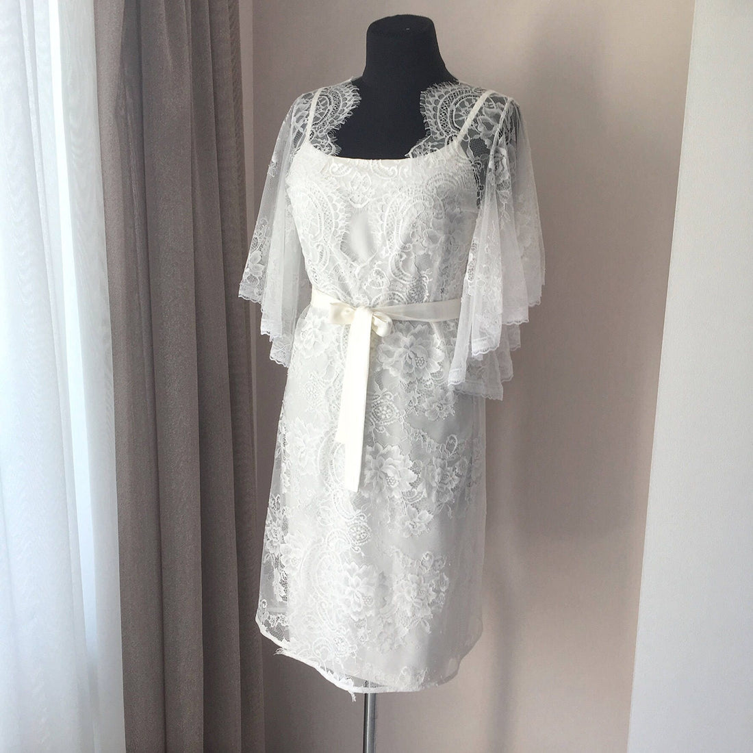 Lace wedding robe, sheer robe, lace kimono robe, bridal nightgown, wedding day robe, boudoir lingerie, lace dressing gown, dressing gown