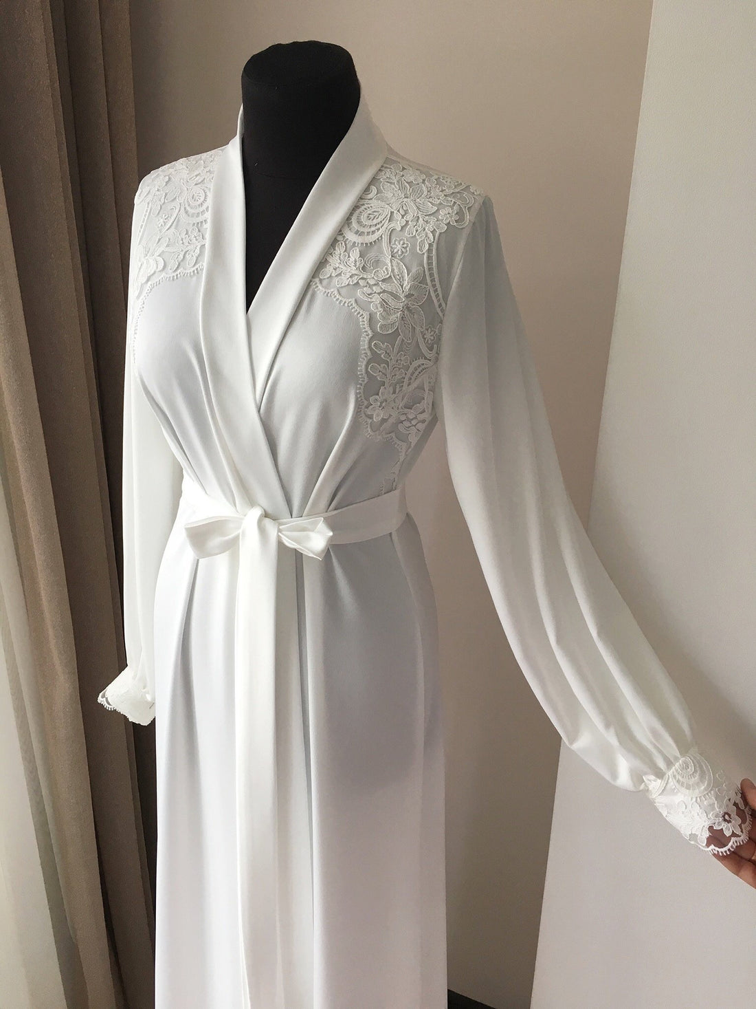 Long bridal robe lace