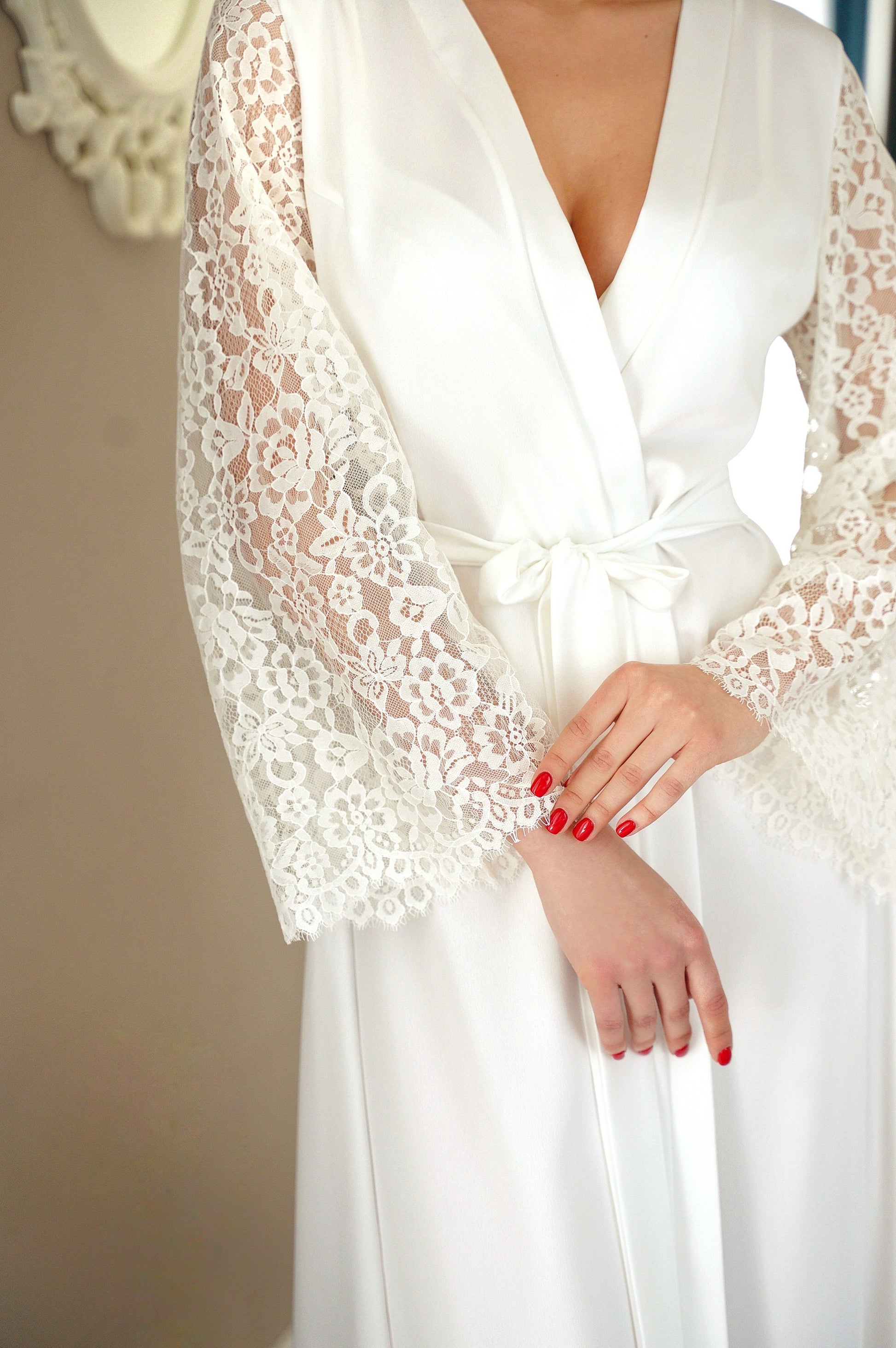 sleeves lace ivory