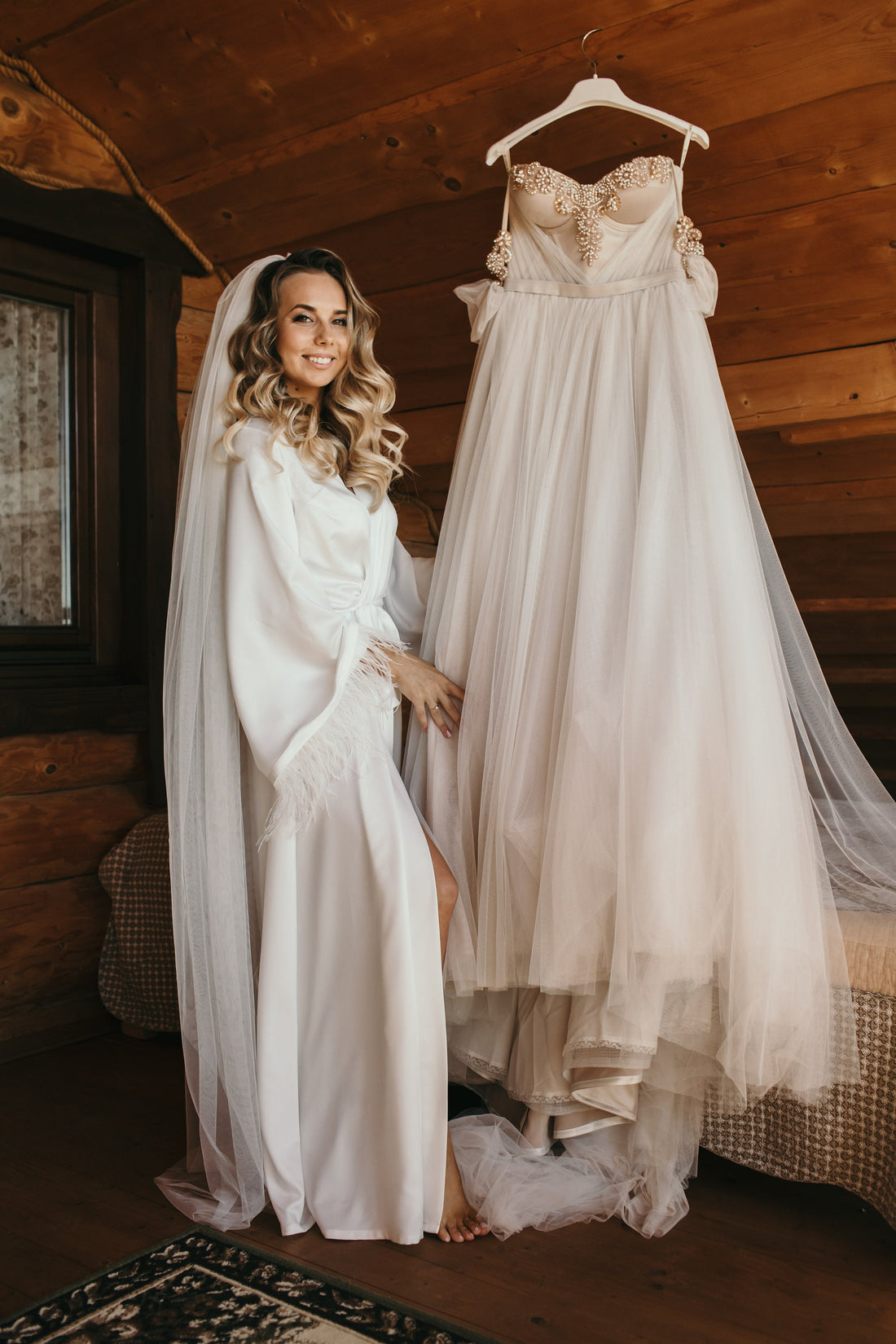 Robe feather sleeves, bridal robe long, wedding kimono robe, white feather robe, floor length robe, wedding lingerie